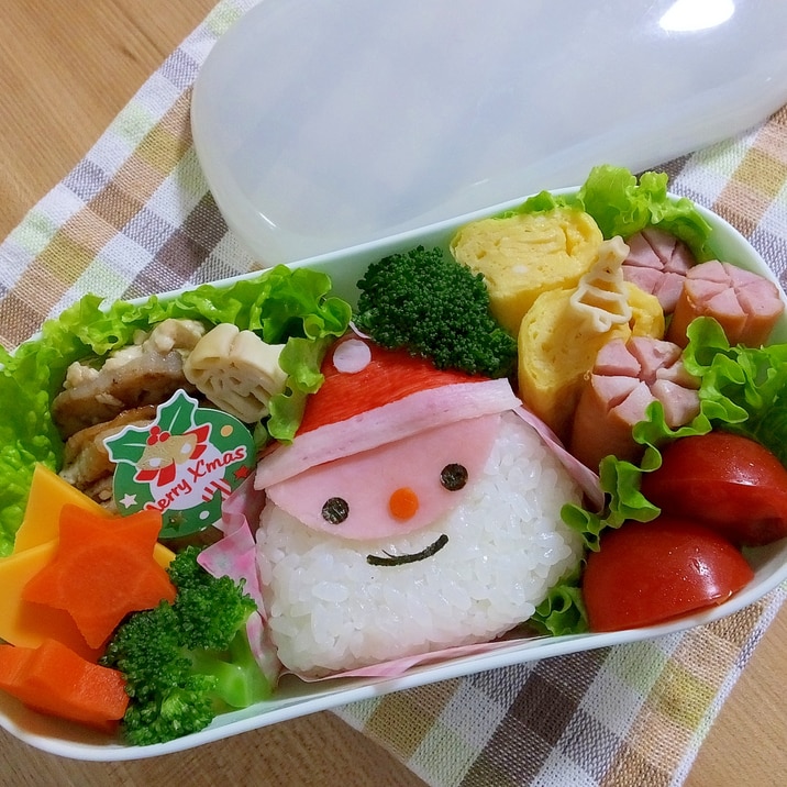 簡単キャラ弁☆さんかくおにぎりdeサンタさん♪